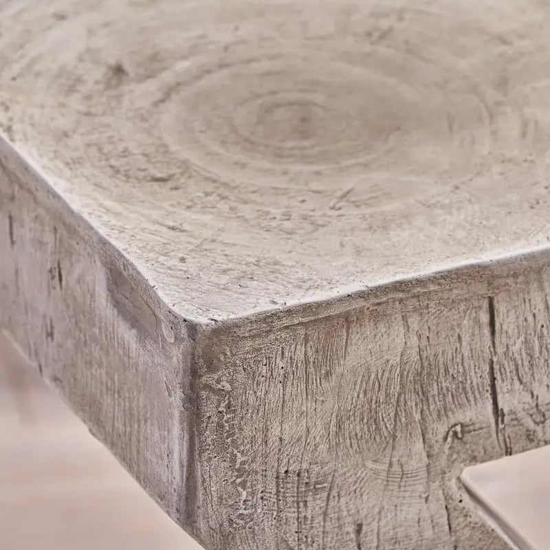 Table d'appoint en béton léger