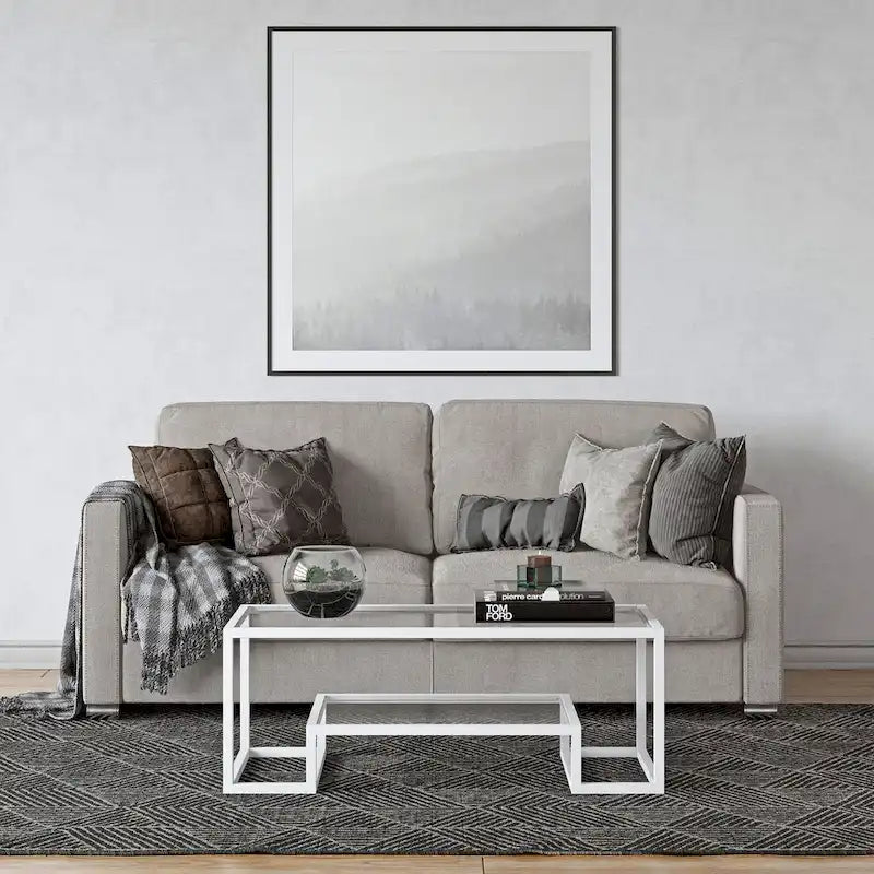Table basse contemporaine en métal et verre