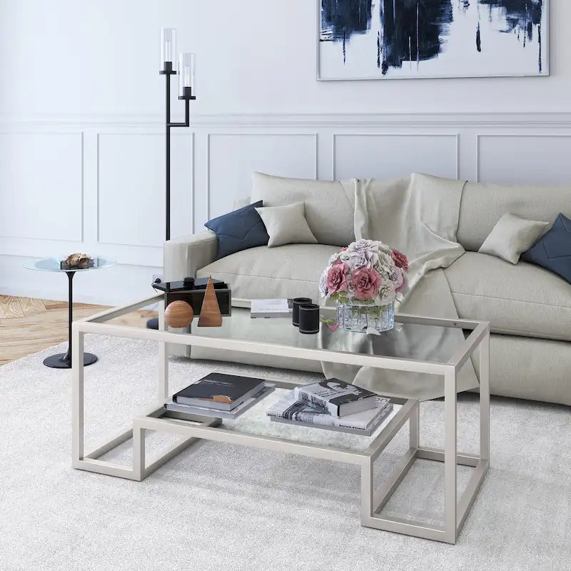 Table basse contemporaine en métal et verre