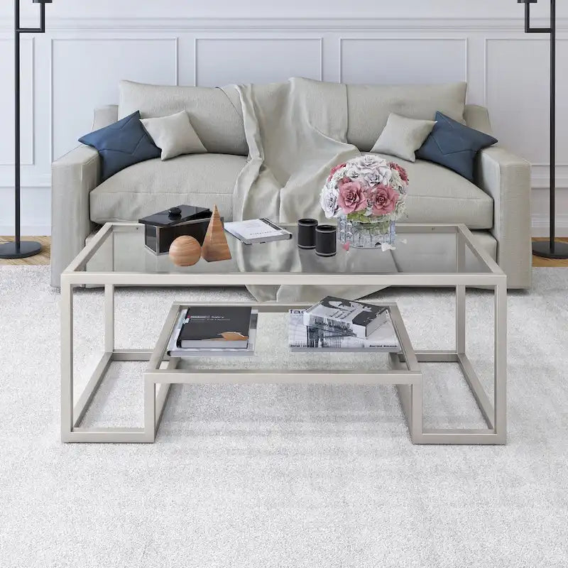 Table basse contemporaine en métal et verre